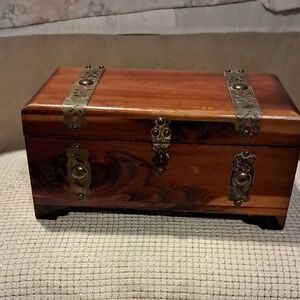 Vintage Cedar Wood Jewelry Box with Brass Hardware - Reddish Brown